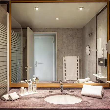 Royal Garden Champs-elysees 4*