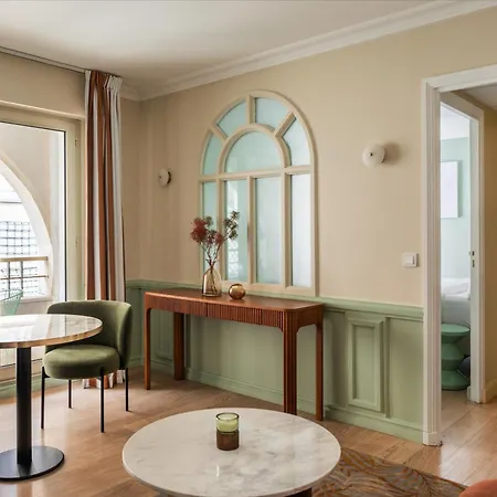 Royal Garden Champs-elysees Paris