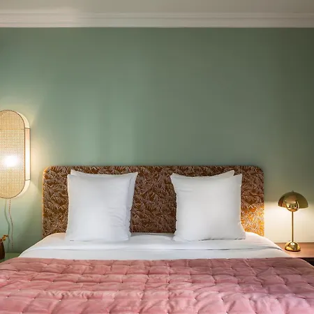 Royal Garden Champs-elysees 4*