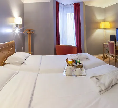 Royal Garden Champs-élysées 4*