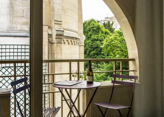 Royal Garden Champs-elysees 4*