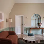 Royal Garden Champs-elysees 4*