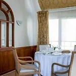 Royal Garden Champs-elysees 4*