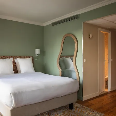 Hotel Royal Garden Champs-elysees