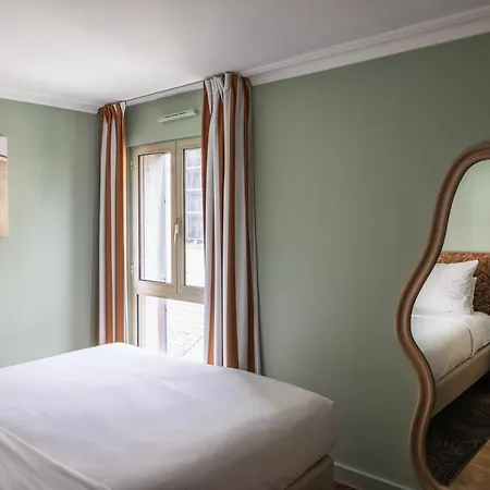 Royal Garden Champs-elysees Hotel 4*