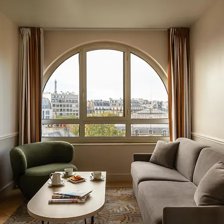 Royal Garden Champs-elysees Hotel