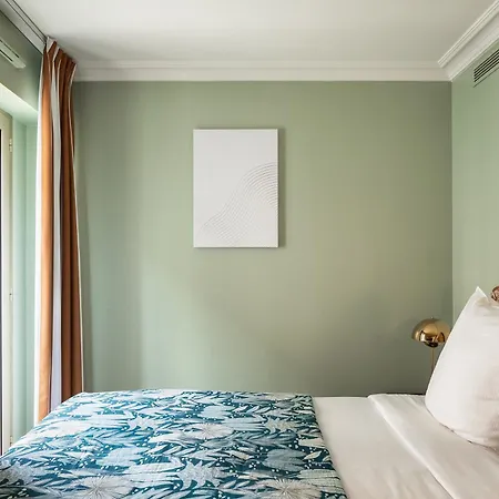 Royal Garden Champs-élysées Hotel 4*