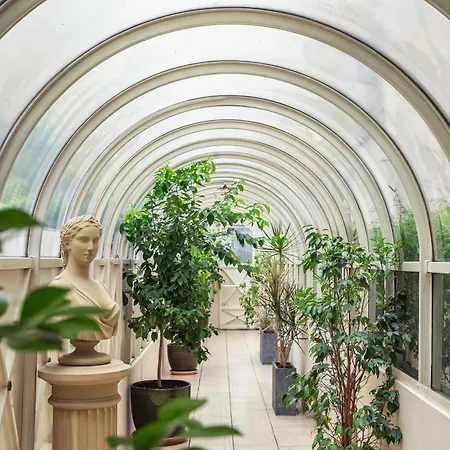 Hotel Royal Garden Champs-elysees