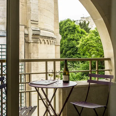 Royal Garden Champs-elysees 4*