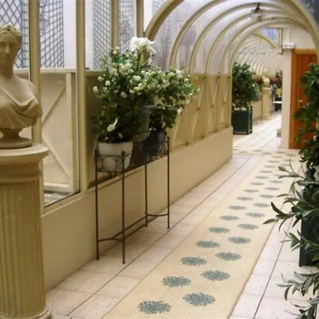 Hotel Royal Garden Champs-elysees