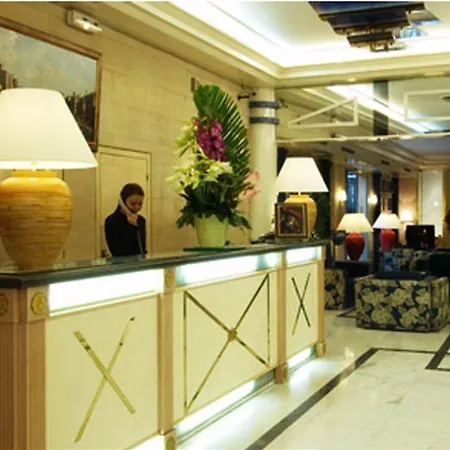 Hotel Royal Garden Champs-elysees Paris