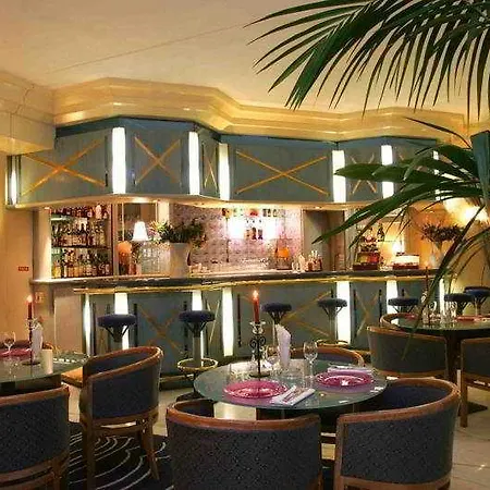 Royal Garden Champs-elysees Hotel 4*