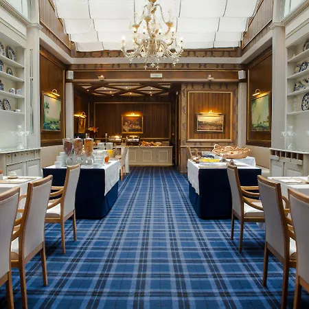 Hotel Royal Garden Champs-elysees