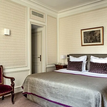 Hotel Royal Garden Champs-elysees