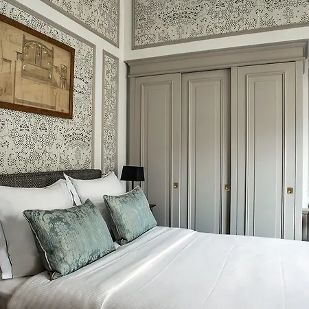 Hotel Royal Garden Champs-elysees