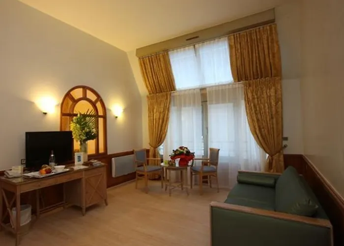 Hotel Royal Garden Champs-elysees Paryż