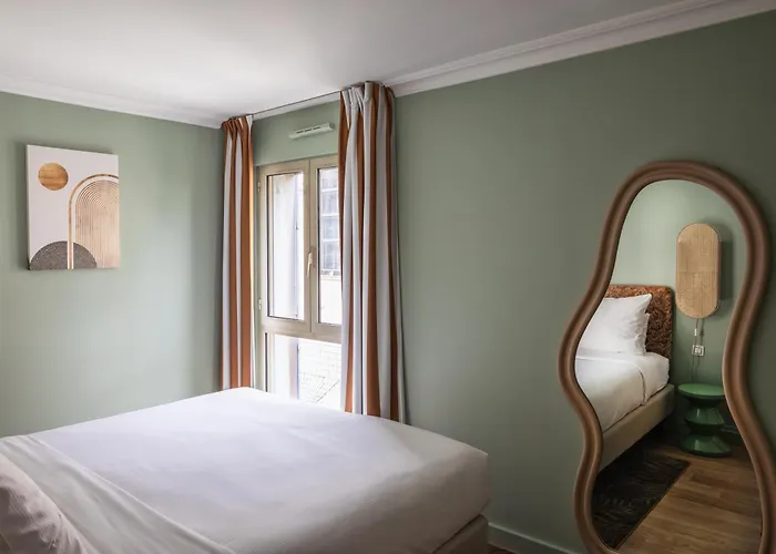 Royal Garden Champs-elysees Hotel 4*