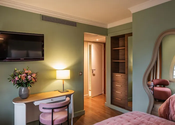 Hotel Royal Garden Champs-elysees Paryż