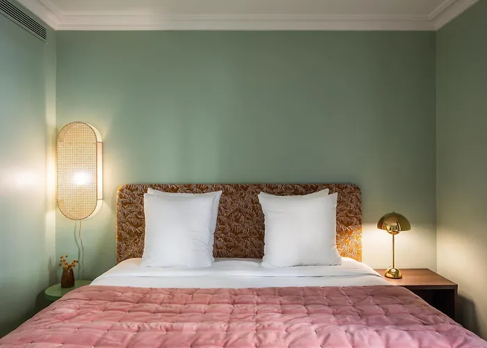 Royal Garden Champs-elysees 4*