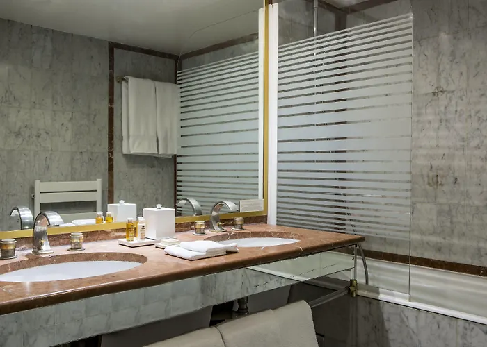 Royal Garden Champs-elysees