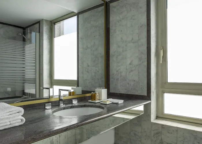 Royal Garden Champs-elysees Hotel 4*