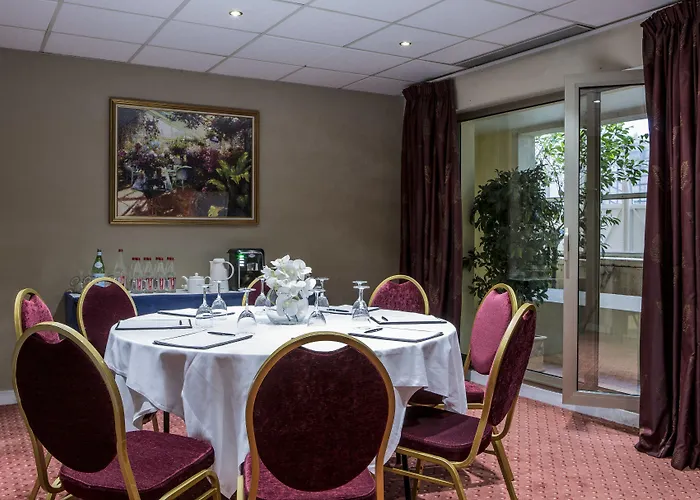 Hotel Royal Garden Champs-elysees Paryż