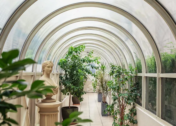 Royal Garden Champs-elysees