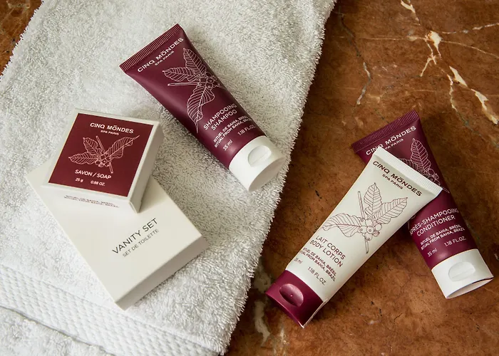 Hotel Royal Garden Champs-elysees 4*