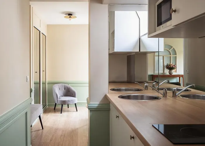 Royal Garden Champs-elysees