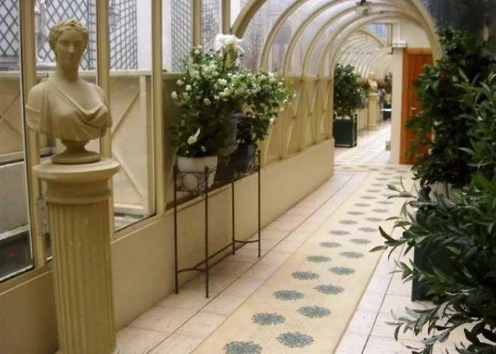 Hotel Royal Garden Champs-elysees