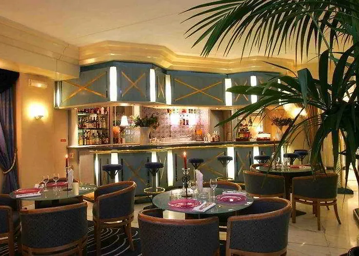 Royal Garden Champs-elysees Hotel 4*