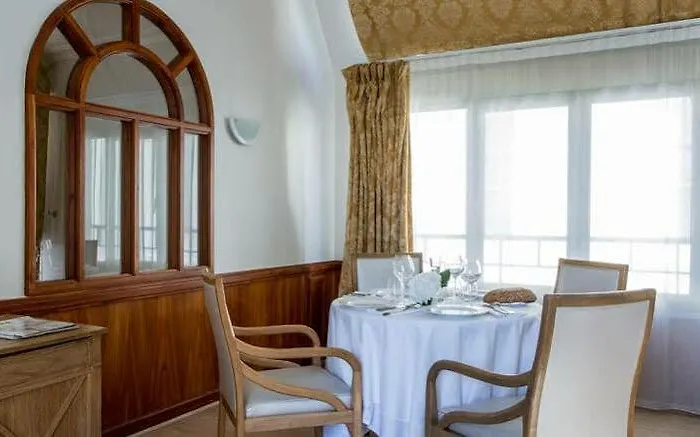 Royal Garden Champs-elysees 4*