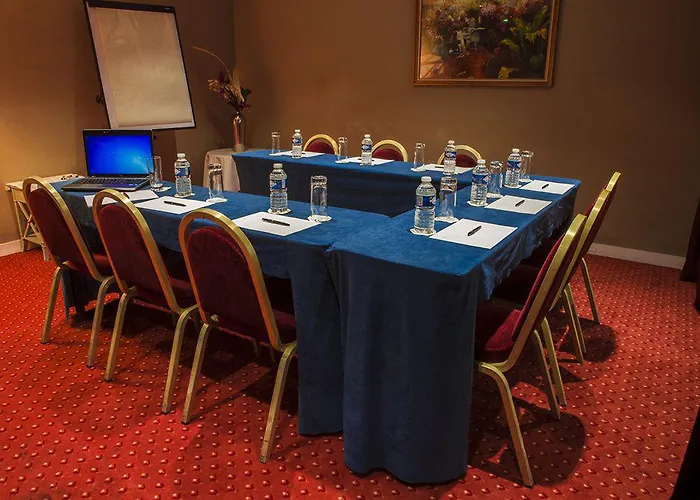 Royal Garden Champs-elysees 4*