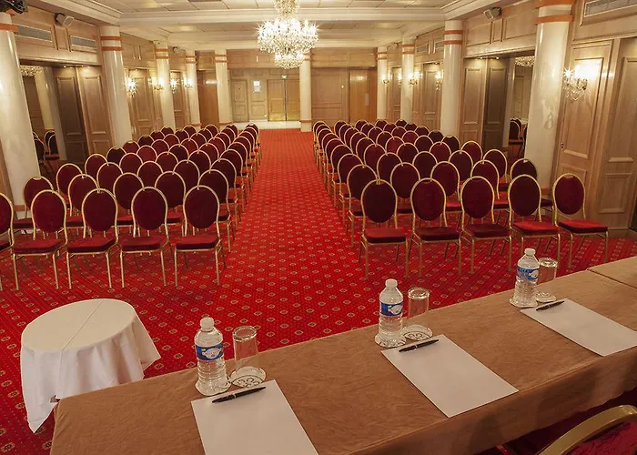 Royal Garden Champs-elysees 4*