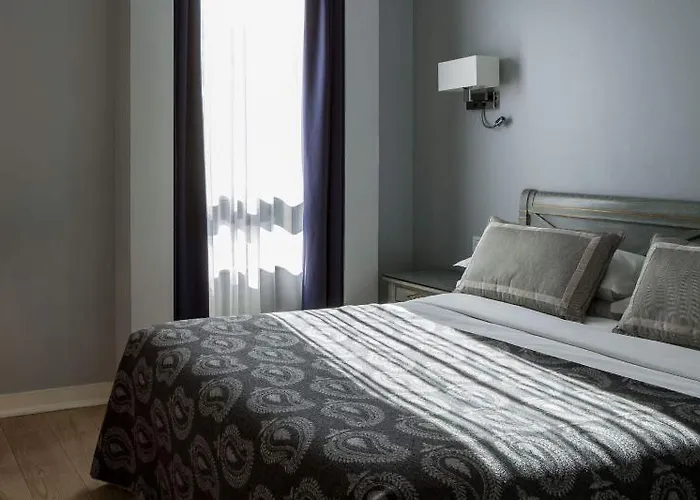 Royal Garden Champs-elysees 4*