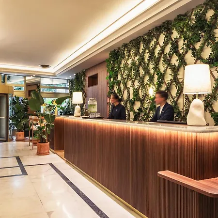 Royal Garden Champs-elysees 4* باريس