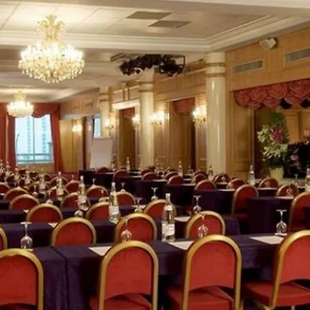 Otel Royal Garden Champs-elysees