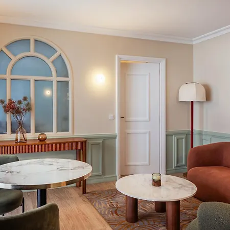 Royal Garden Champs-elysees 4*