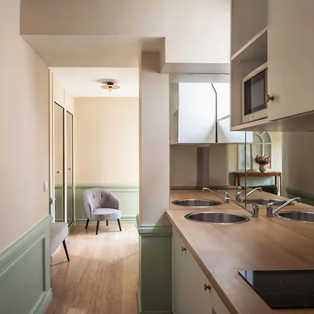 Royal Garden Champs-elysees 4* Paris