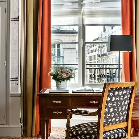 Royal Garden Champs-elysees