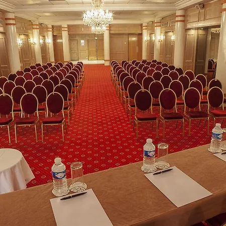 Royal Garden Champs-elysees 4*