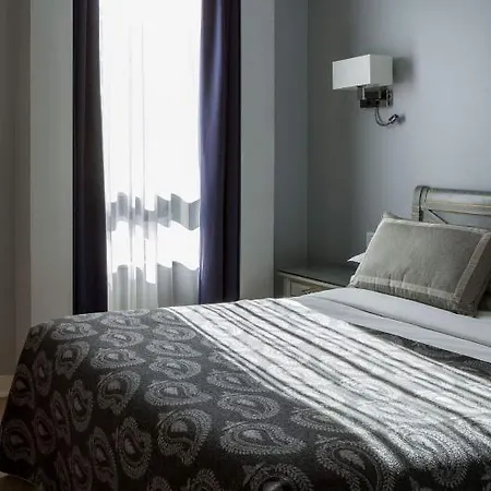 Royal Garden Champs-elysees 4*